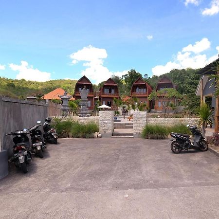 Adara Beach Huts Batununggul Exterior photo