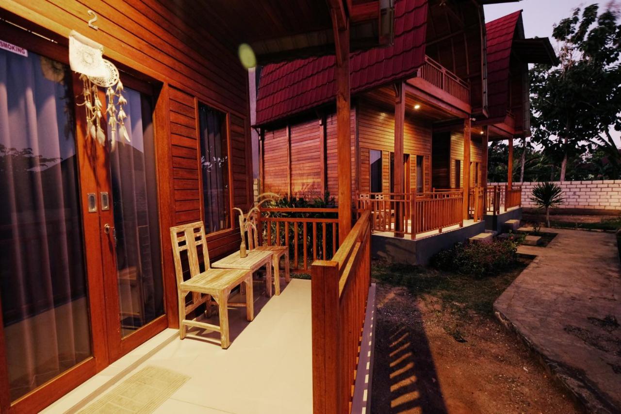 Adara Beach Huts Batununggul Exterior photo